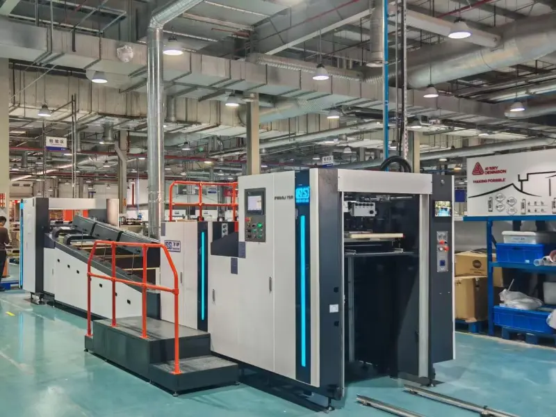 New Star uusi kone FHSGJ-760 Täysautomaattinen nopea Full/Spot Lakkakone on toimitettu Indonesian asiakkaalle.